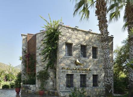 Отель Yalikavak Marina Boutique Hotel