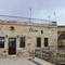 Отель Golden Cave Suites