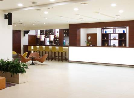 Отель Parklane Resort and Spa