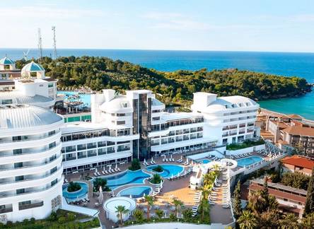 Отель Laguna Beach Alya Resort & Spa
