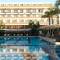 Отель CRYSTAL DE LUXE Resort & SPA