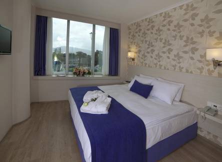 Отель Walk In Hotel