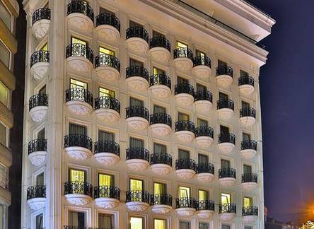 Отель White Monarch Hotel