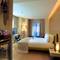 Отель Dosso Dossi Hotels Downtown