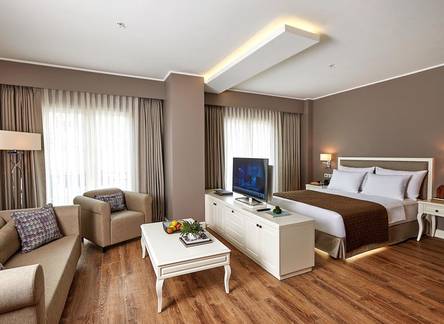 Отель Renata Suites Boutique Hotel