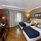 Отель Four Doors Hotel