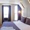 Отель Maroon Hotel Pera