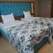 Отель Golden Lounge Hotel