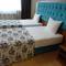 Отель Golden Lounge Hotel