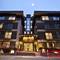 Отель Tzl Suites