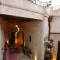 Отель Avanos Suites