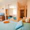 Отель Apartamenty Kavrtiry24 Zaparina 66
