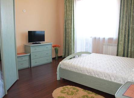 Отель Podushka apartment at Istomina 22a