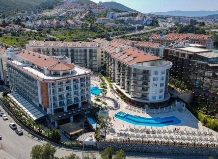 Отель Ramada Hotel & Suites by Wyndham Kusadasi