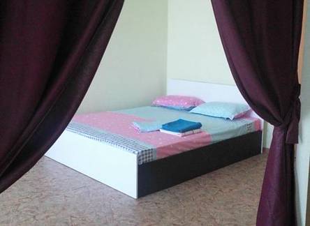 Отель Apartment on per. Pilotov 10