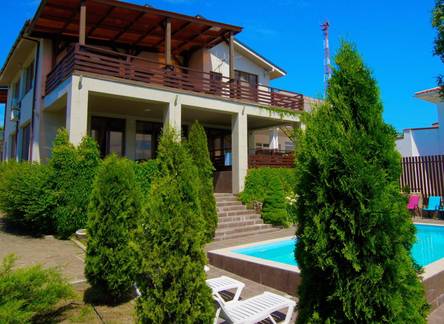 Отель Villa Holiday & White House