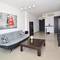 Отель Two-Bedroom Central Apartment