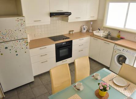 Отель Apartment Near 4 Seasons Hotel Beach