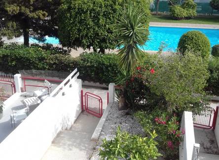 Отель Amathusia Beach Apartment