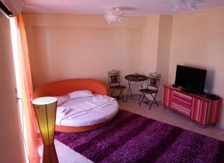 Отель Apartment by the Port
