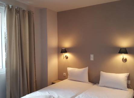 Отель LUX Hotel
