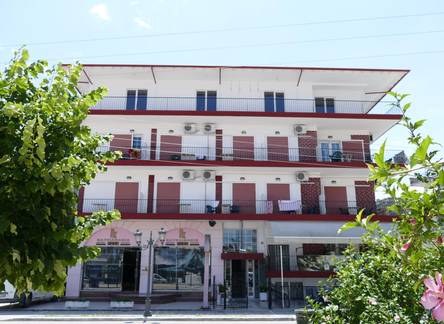 Отель Adonis Apartments