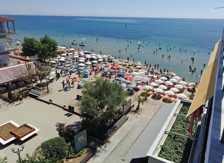 Отель Studio Just On The Beach