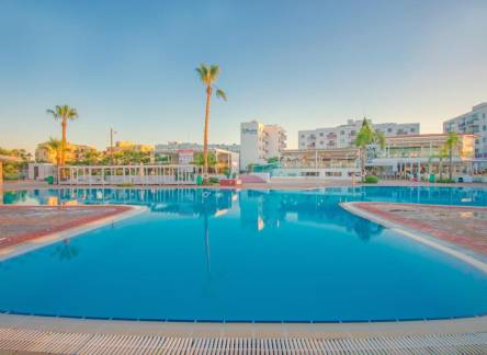 Отель Marlita Beach Hotel Apartments