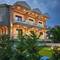 Отель Grey House Apartments