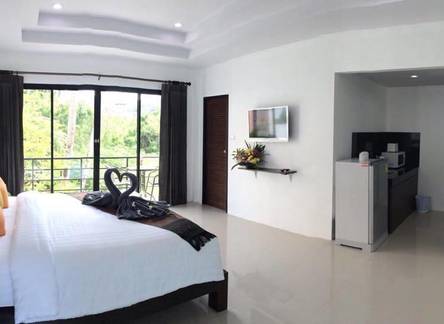 Отель The Seashore Kamala Service Apartment