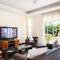 Отель Kyerra Villa by Lofty