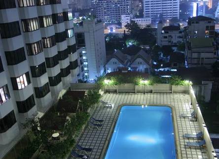 Отель Omni Tower Sukhumvit Nana by Compass Hospitality