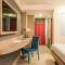 Отель Ibis Styles Bangkok Sukhumvit 50
