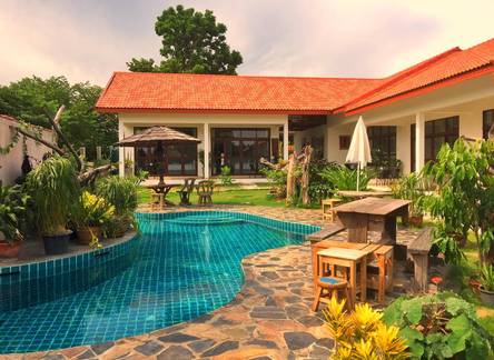 Отель Tree Roots Retreat