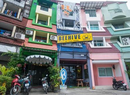 Отель Beehive Phuket Old Town