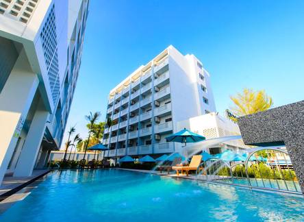 Отель Recenta Phuket Suanluang