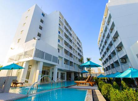 Отель Recenta Suite Phuket Suanluang