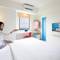 Отель Hop Inn Phuket