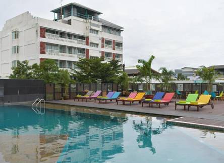 Отель The Seasons Pattaya
