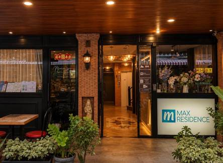 Отель Max Residence