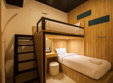 Отель The Bedrooms Hostel Pattaya