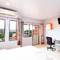 Отель Luna Guesthouse and Travel