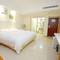 Отель Overseas Chinese Hotel