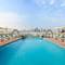 Отель Golden Sands Hotel Creek
