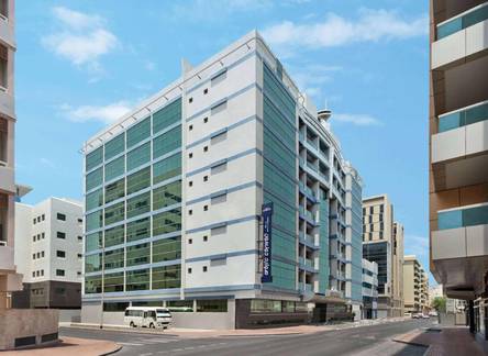 Отель Howard Johnson Plaza by Wyndham Dubai Deira