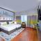 Отель Howard Johnson Plaza by Wyndham Dubai Deira