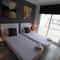 Отель Click&Booking Apartamentos Royal Center
