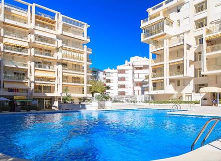 Отель UHC Novelty Apartments