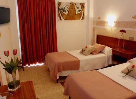 Отель Hotel Sun Holidays