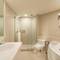 Отель HARRIS Hotel Tebet Jakarta